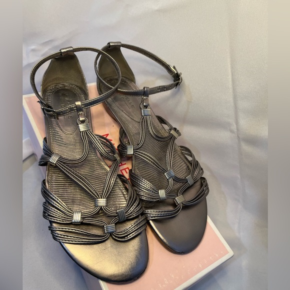 Pewter flat sandals - Picture 1 of 4